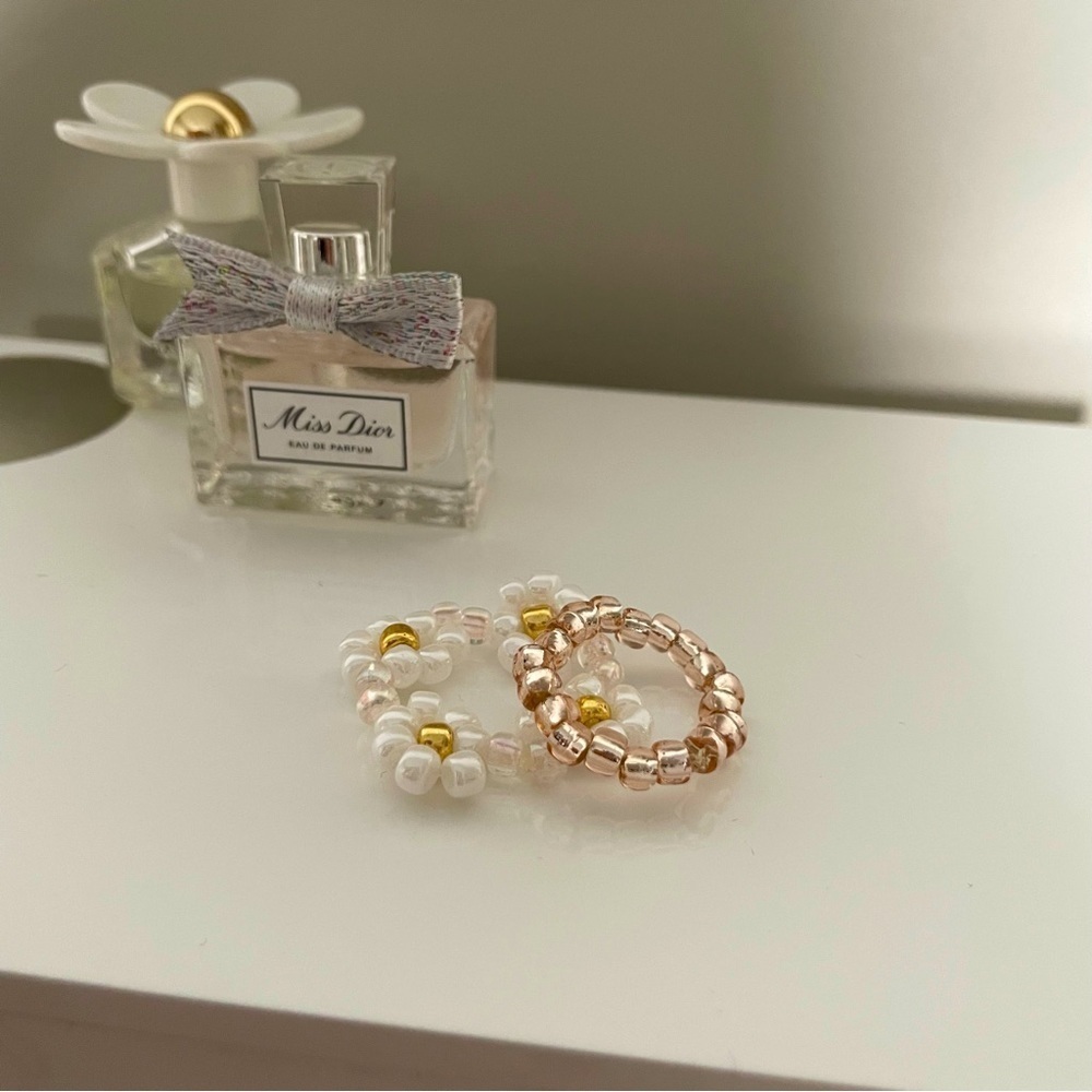3/$25 Rose Gold Beaded Flower Ring Set - Picture 1 of 4